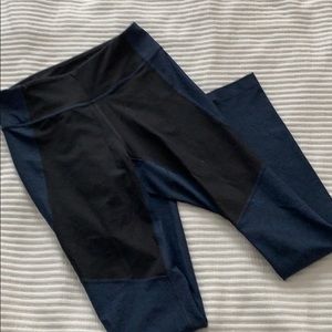 Outdoor Voices Size Small Black and Blue Leggings